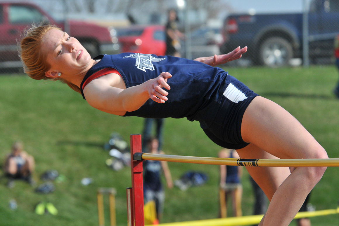 Annawan-Wethersfield girls roll to Riverdale Invitational gold